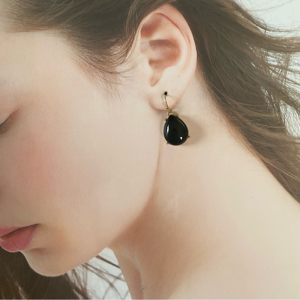 4/$15 Gold Black Cabachon Teardrop Earrings - Picture 2 of 4